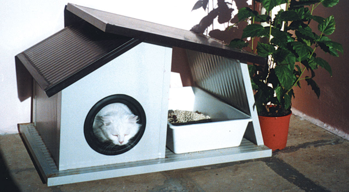 DIY Outdoor Cat Shelter: Build a Cozy House from Recycled Materials