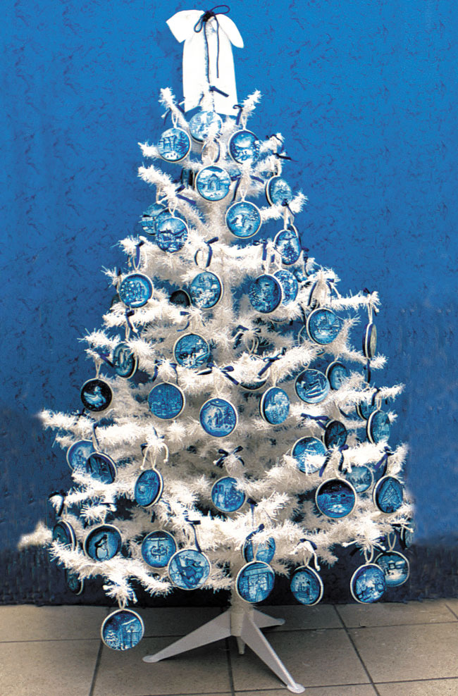 DIY Christmas Ornaments: Elegant Holiday Decor from Cheese Boxes