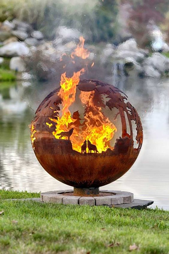 Creative Bonfires You Should Have in Your Garden - grandgoldman.com