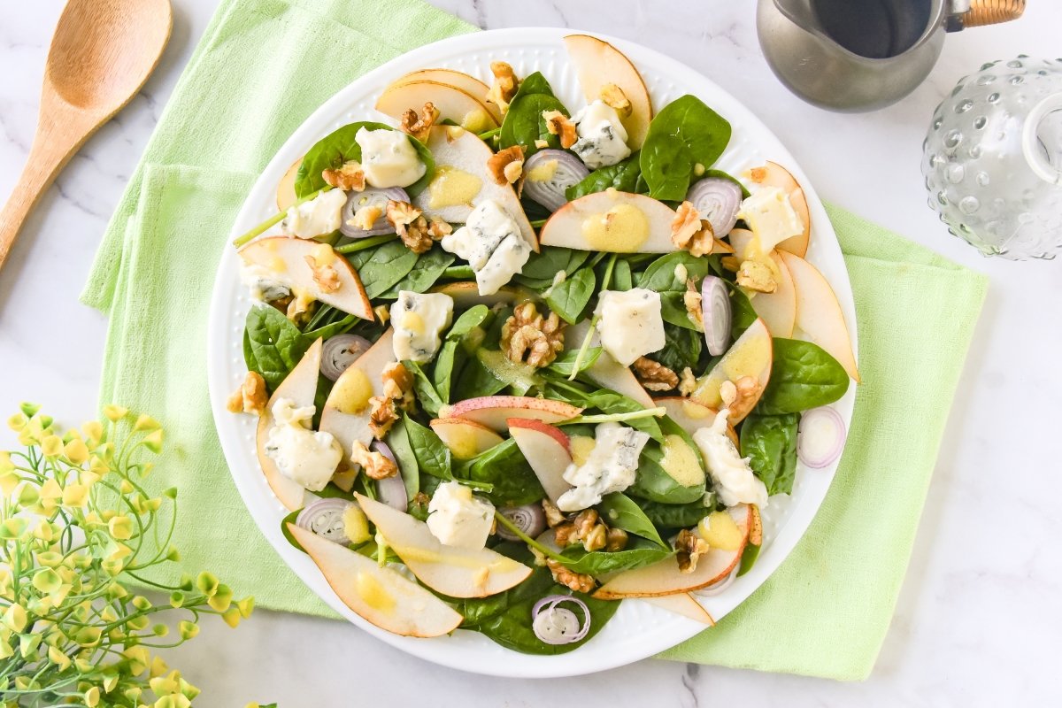 Spinach Salad Healthy Fresh Greens Recipe - grandgoldman.com