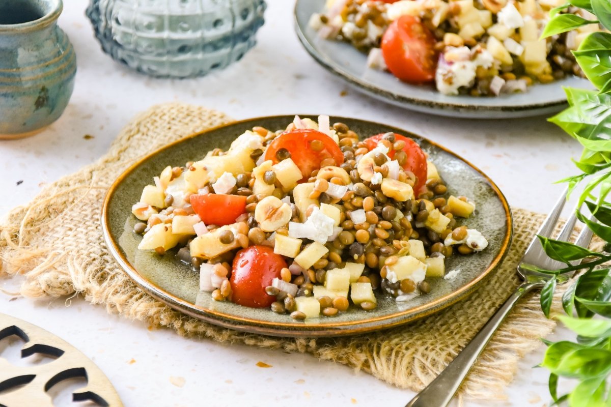 Lentil Salad Recipe: Easy Apple and Goat Cheese Mix