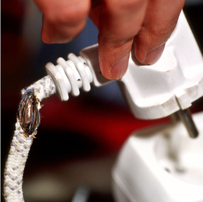 Electrical Mistakes to Avoid: A DIY Safety Guide