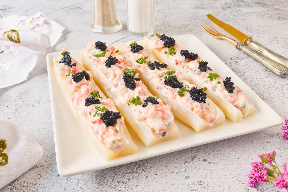 Stuffed White Asparagus: Easy Spanish Tapas Appetizer (56 characters)