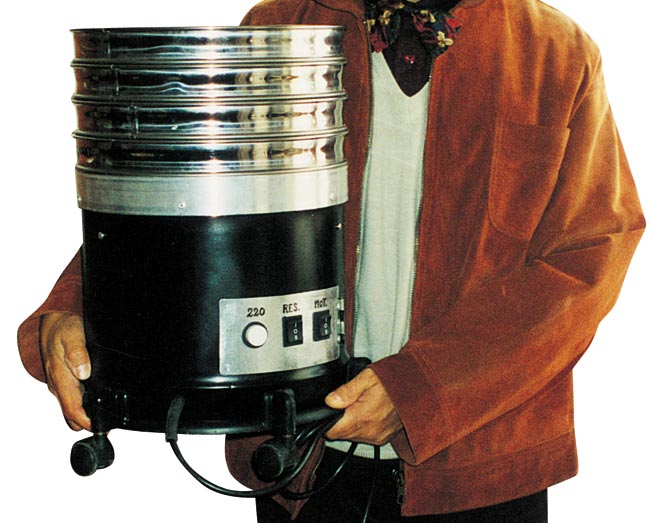 DIY Food Dehydrator from a Vacuum Cleaner Canister