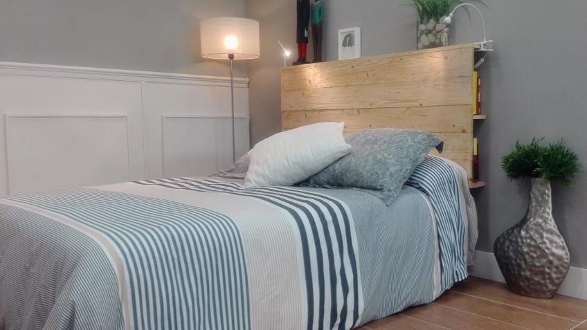 Build a wooden headboard with shelves for books - grandgoldman.com
