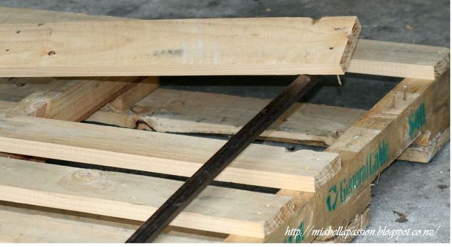 How can you make furniture for your garden with a pallet - grandgoldman.com