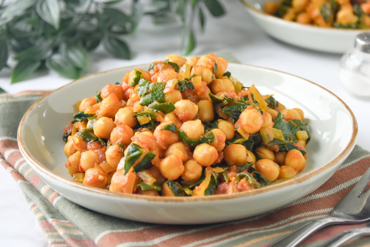Garbanzos with Spinach and Tomato: Easy Spanish Stew (58)
