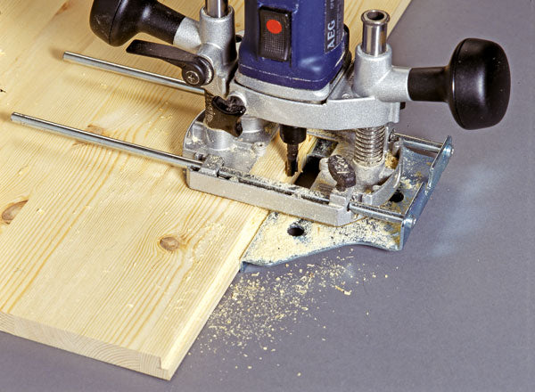 Router Guide: How to Use Jigs for Grooves, Curves & Cabinet Doors