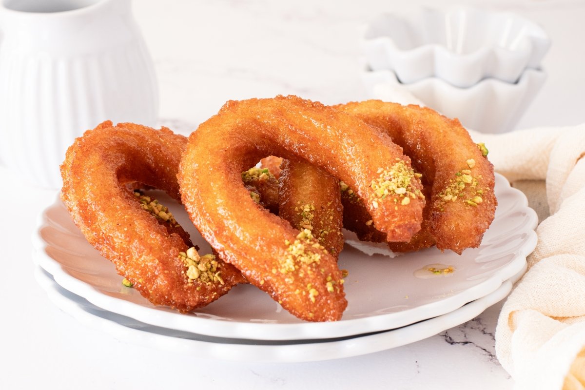 Halka Tatlisi Recipe: Turkish Syrup-Drenched Semolina Rings