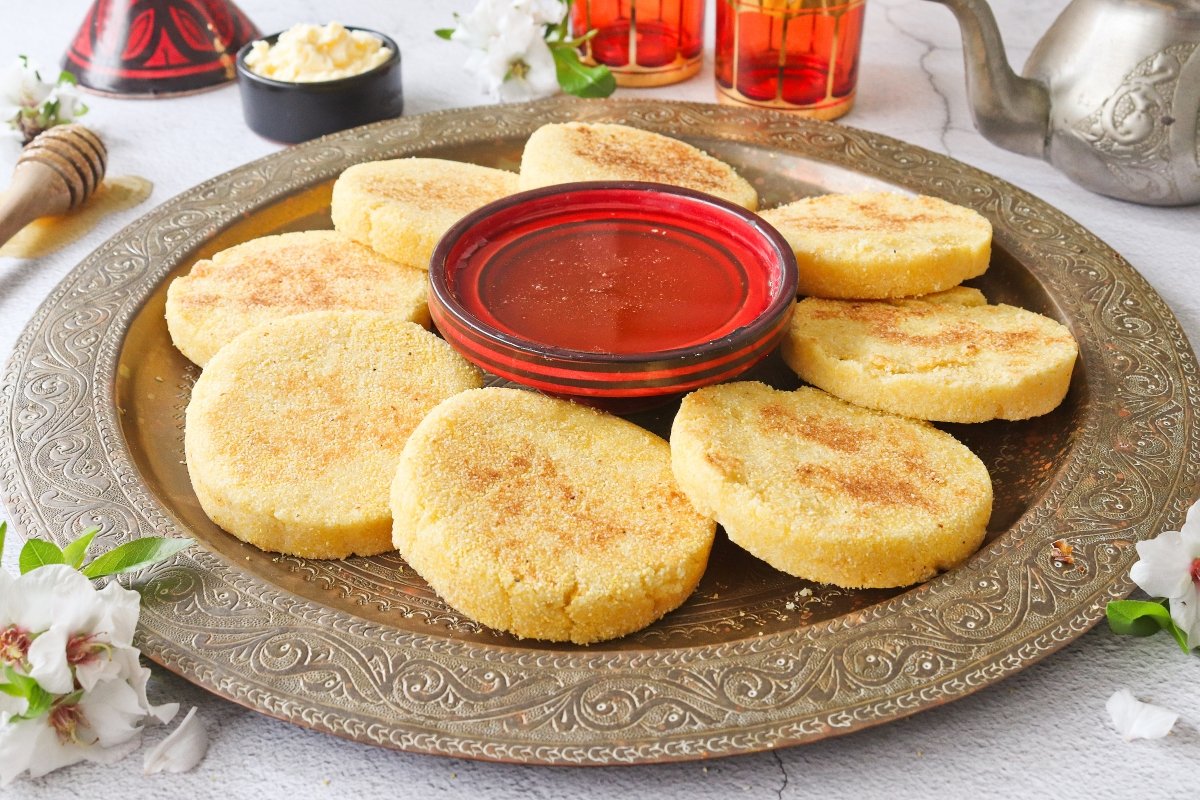 Harcha Recipe: Easy Moroccan Semolina Flatbread Classic