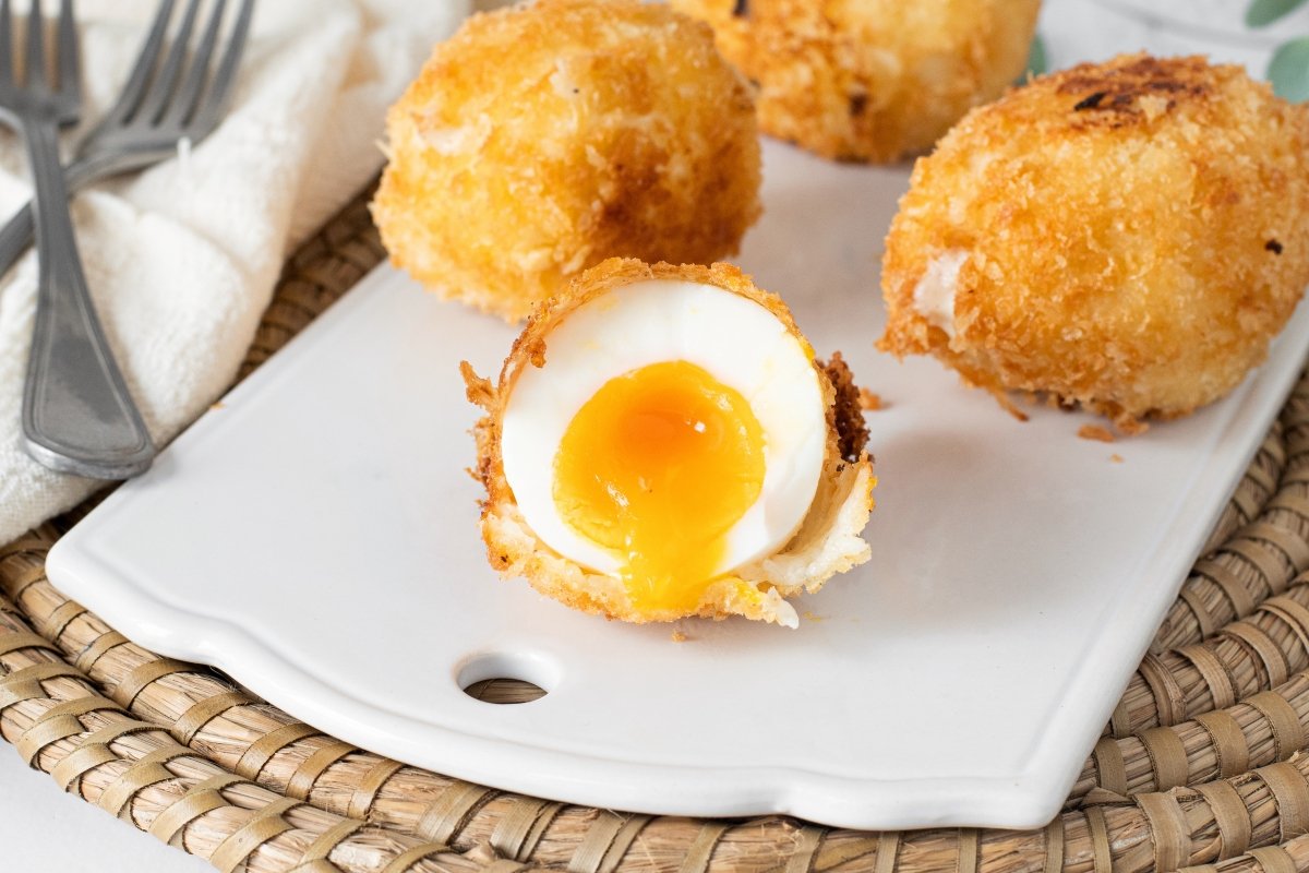 Huevos Villaroy Recipe: Creamy Spanish Coated Eggs