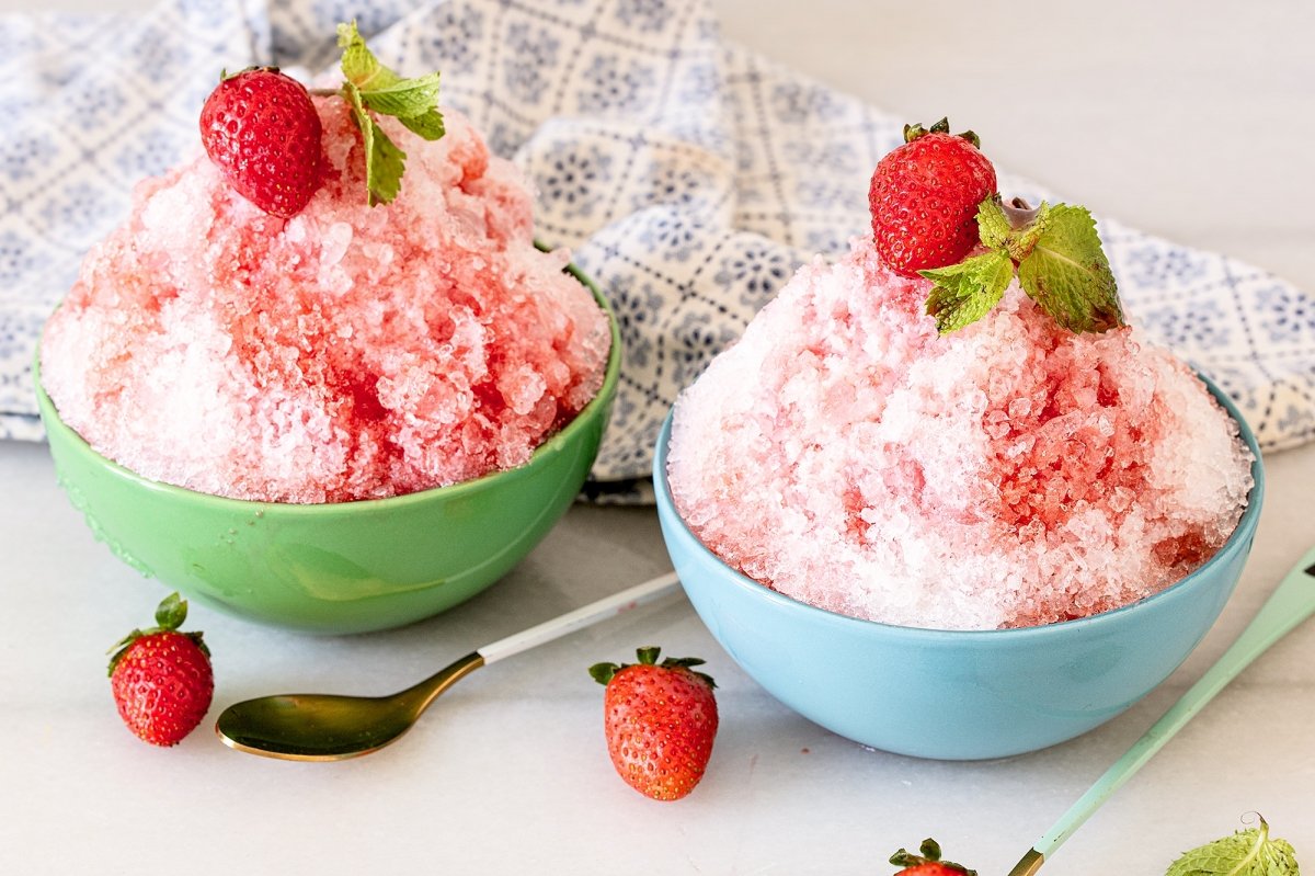 Kakigori Recipe: Japanese Shaved Ice Dessert With Strawberry