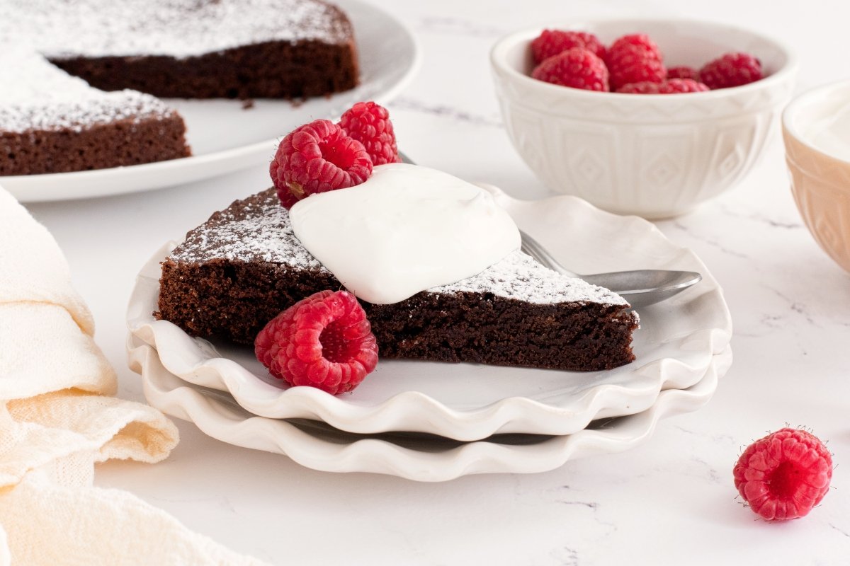 Kladdkaka: Swedish Gooey Chocolate Cake Classic Dessert

Count: 58