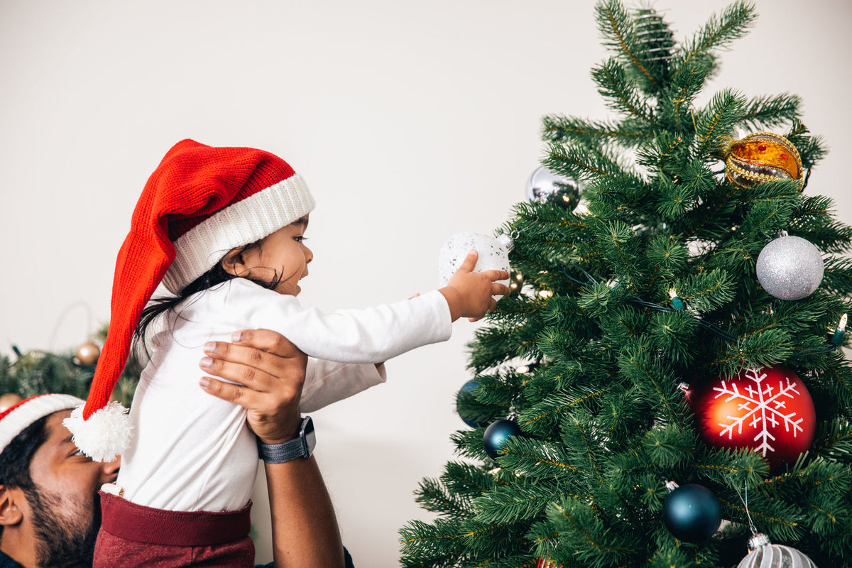 Christmas PFPs: 42 Festive Profile Pictures for a Merry Feed