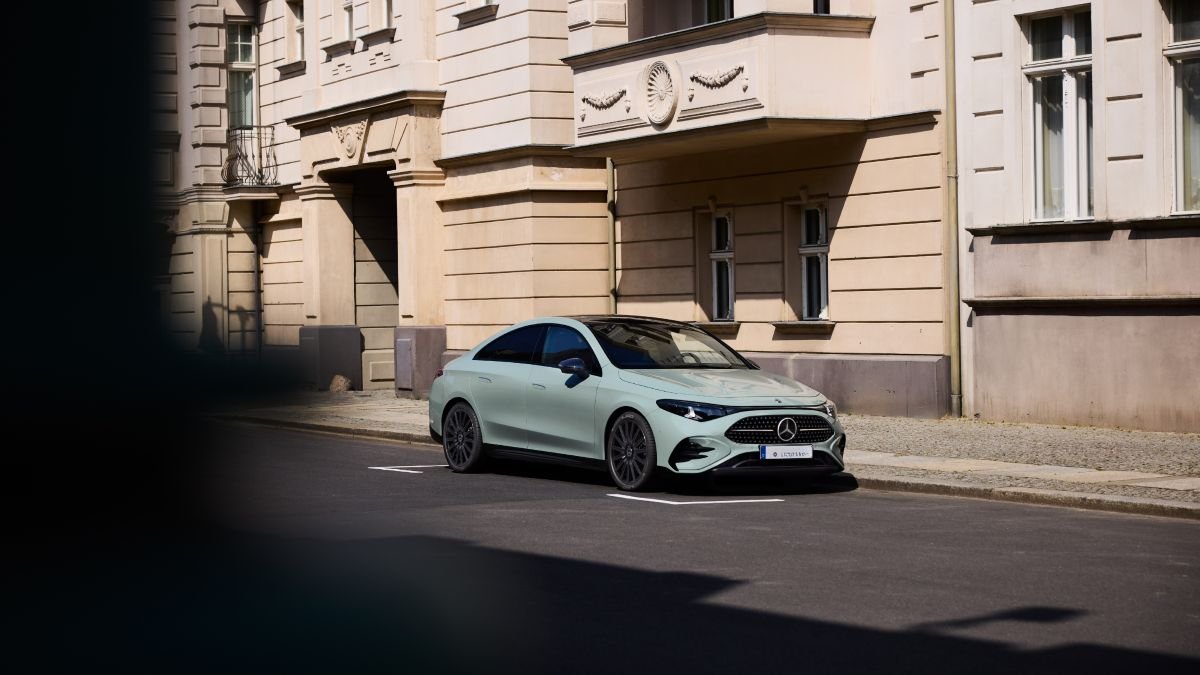 Plug-in Hybrid Mercedes: The new era of electrification