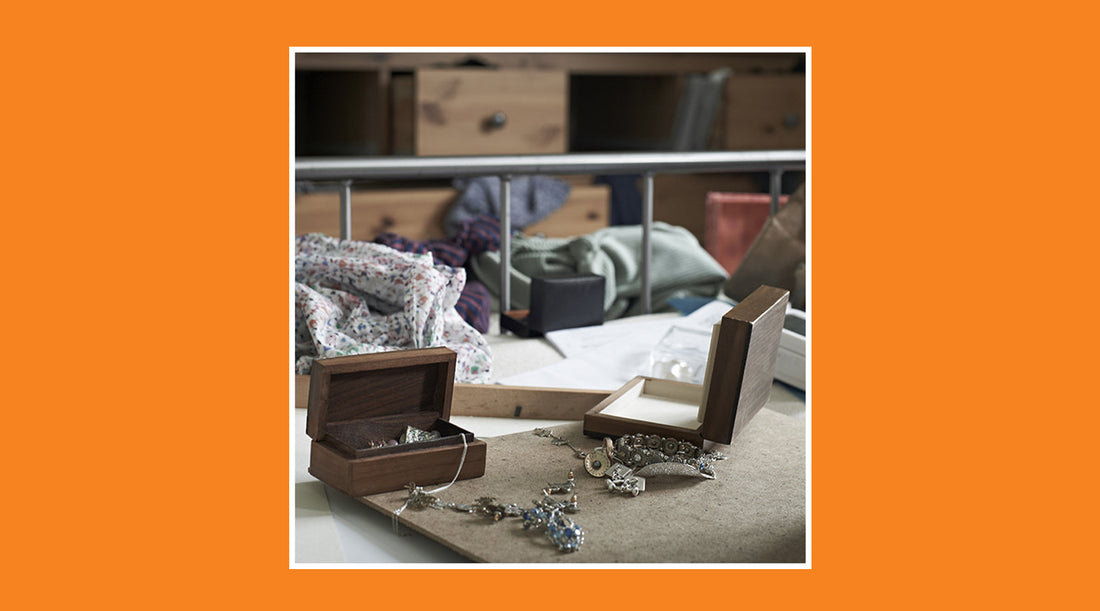 If my apartment is robbed: who is responsible and what to do - grandgoldman.com