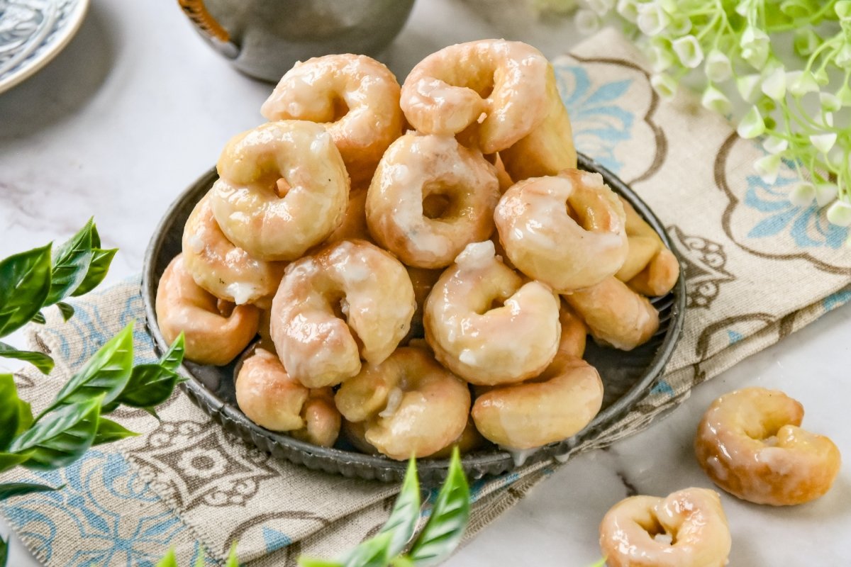 Melindres Gallegos Recipe: Sweet Spanish Anise Glazed Cookies