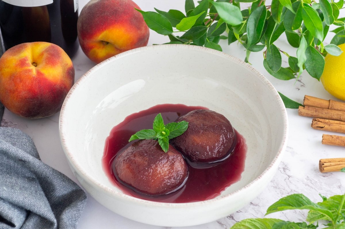 Peaches in Wine Recipe: Easy Spanish Summer Dessert
