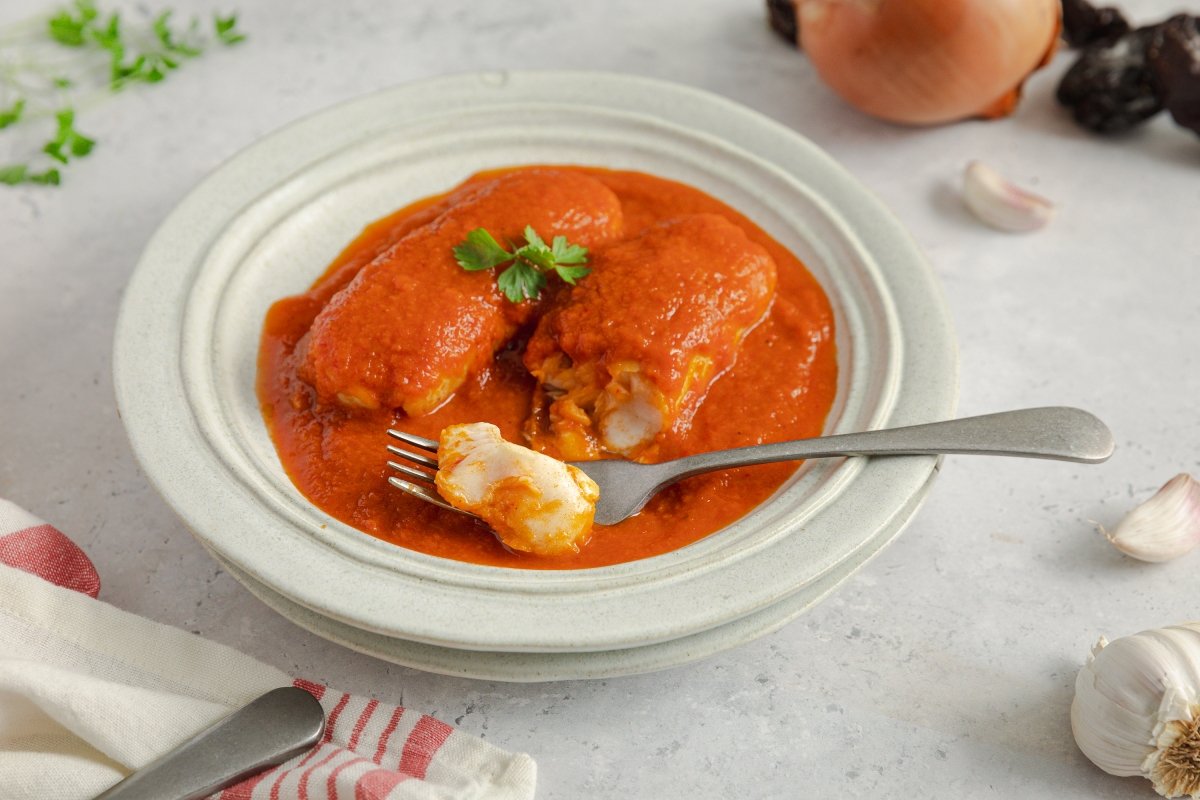 Merluza a la Vizcaína: Authentic Basque Hake in Pepper Sauce