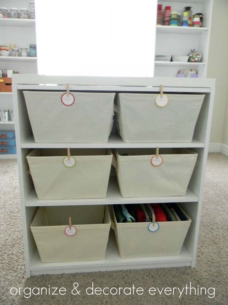 Learn how to build a basket organizer with pallets - grandgoldman.com