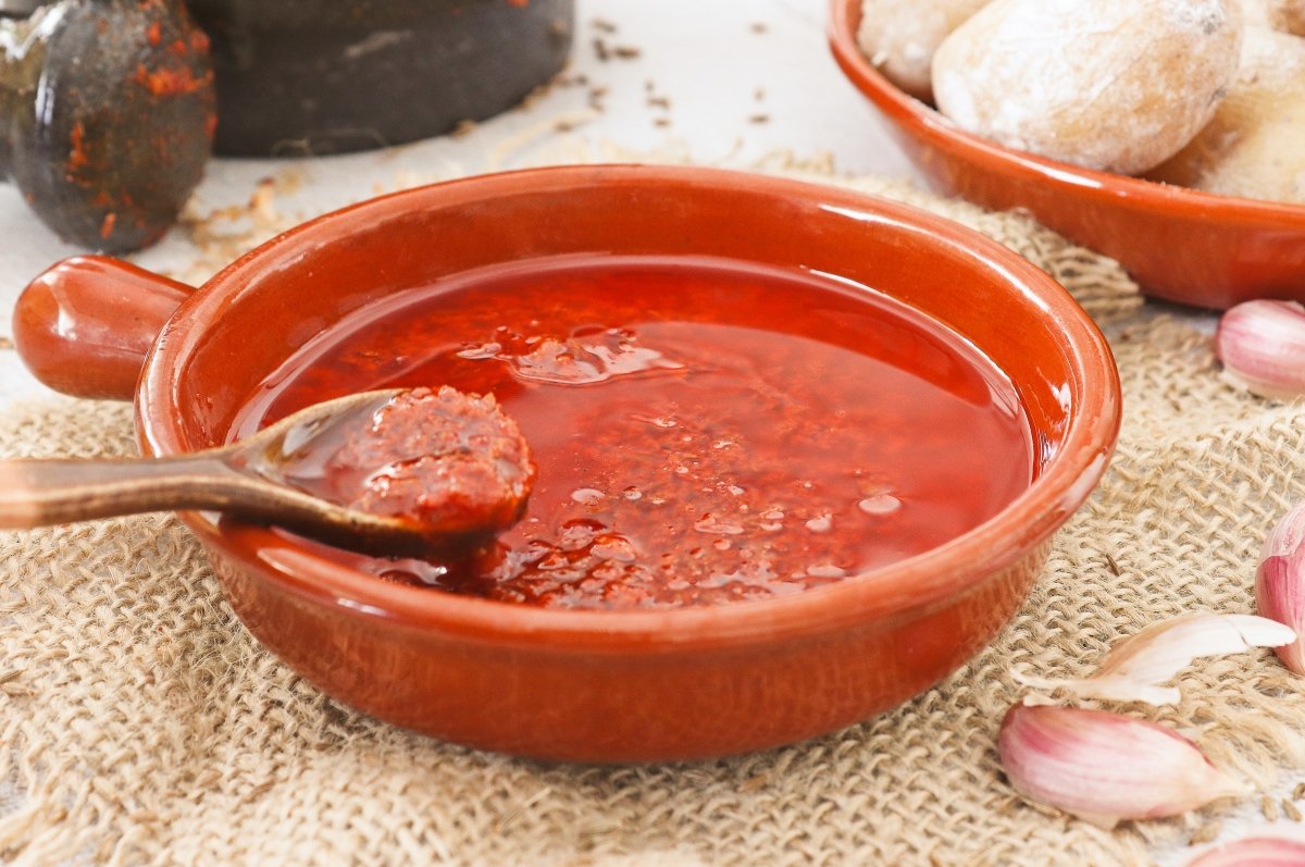 Mojo Picón: Authentic Canarian Spicy Red Pepper Sauce
(57 characters)