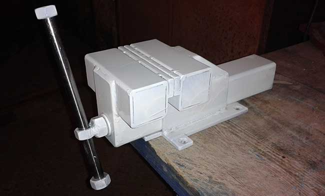 DIY Steel Bench Vise: Build It from Scrap Materials