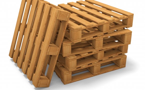 Make a pallet bed with integrated wheels - grandgoldman.com