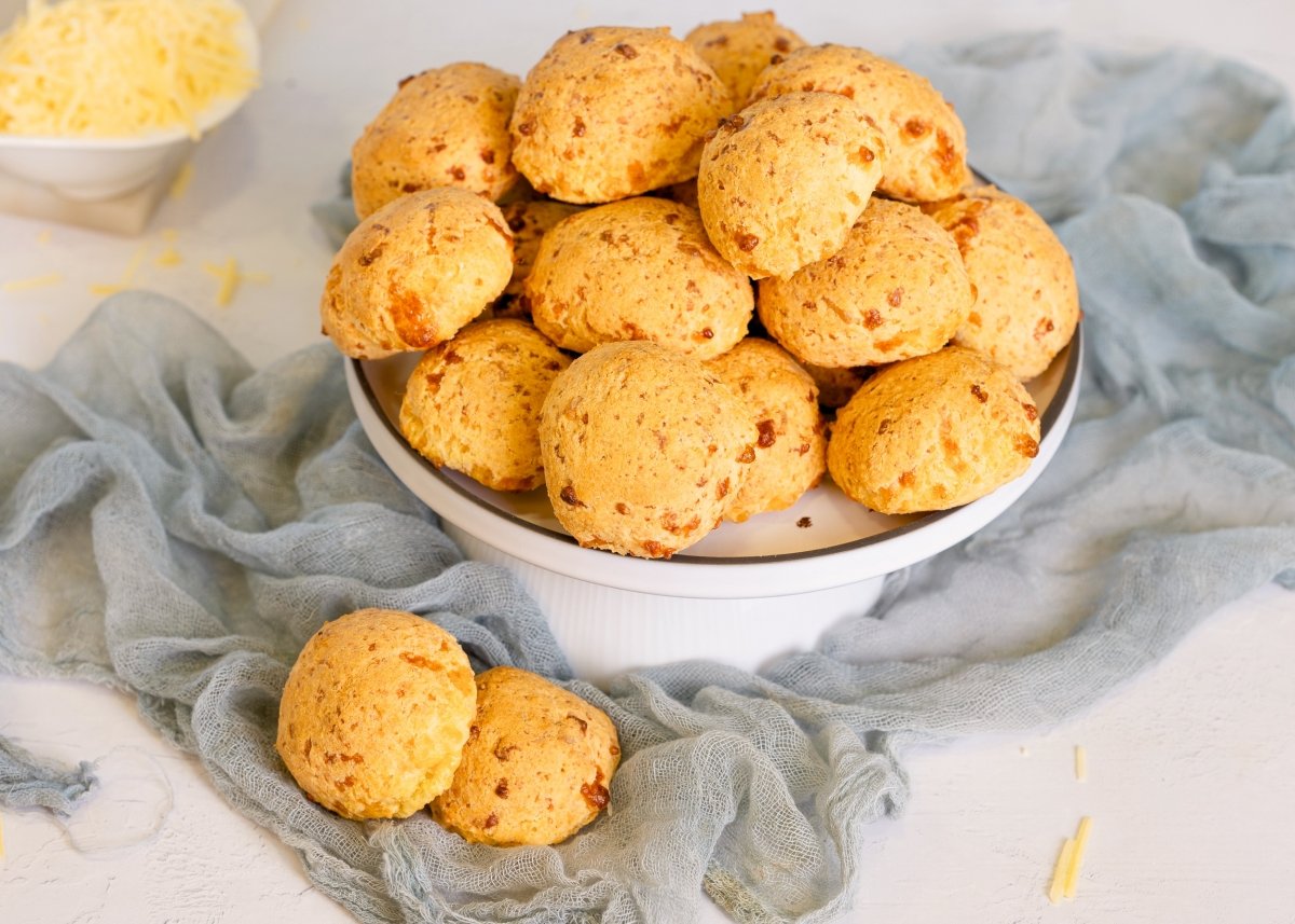 Pan de Yuca Recipe: Cheesy Colombian Bread Bites
