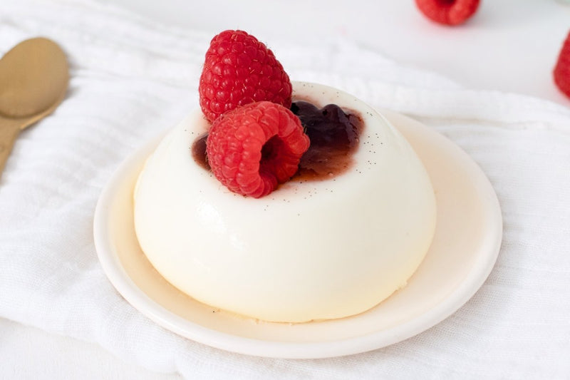 Panna Cotta Creamy Italian Dessert Recipe - grandgoldman.com