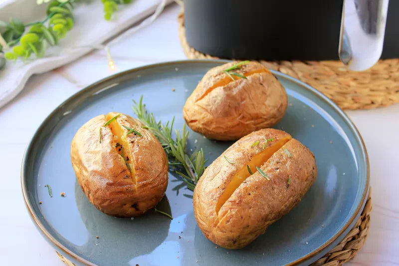 Air Fryer Baked Potatoes Recipe: Fluffy Centers, Crispy Skins - grandgoldman.com