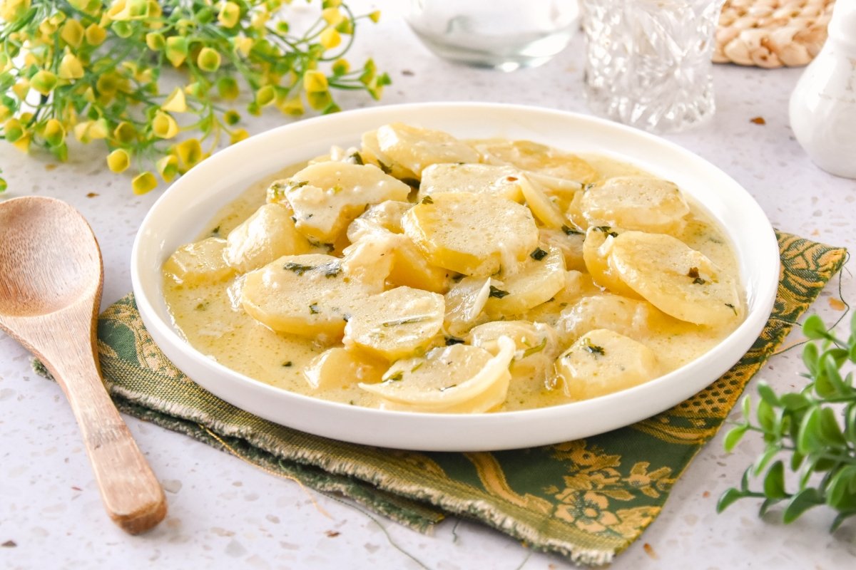Patatas Mayordomo: Creamy Spanish Potato Side Dish with Paprika (63)