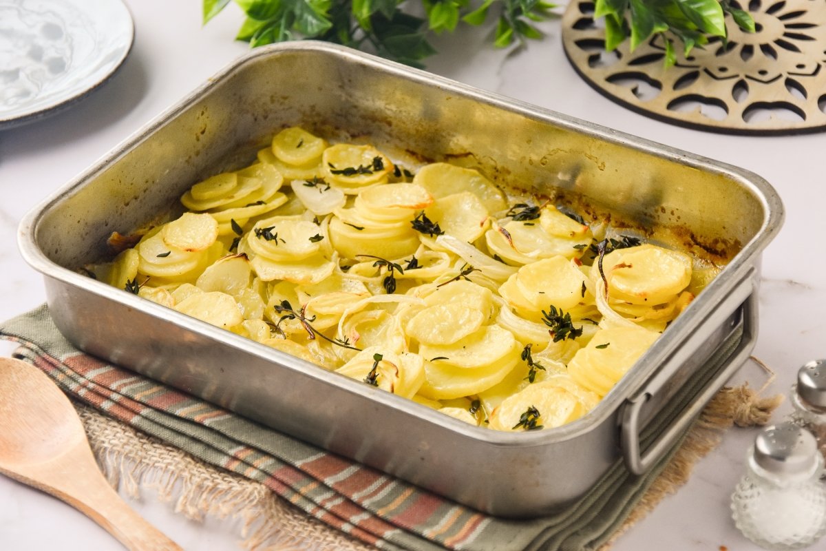 Patatas Panaderas Recipe: Easy Spanish Baked Potatoes