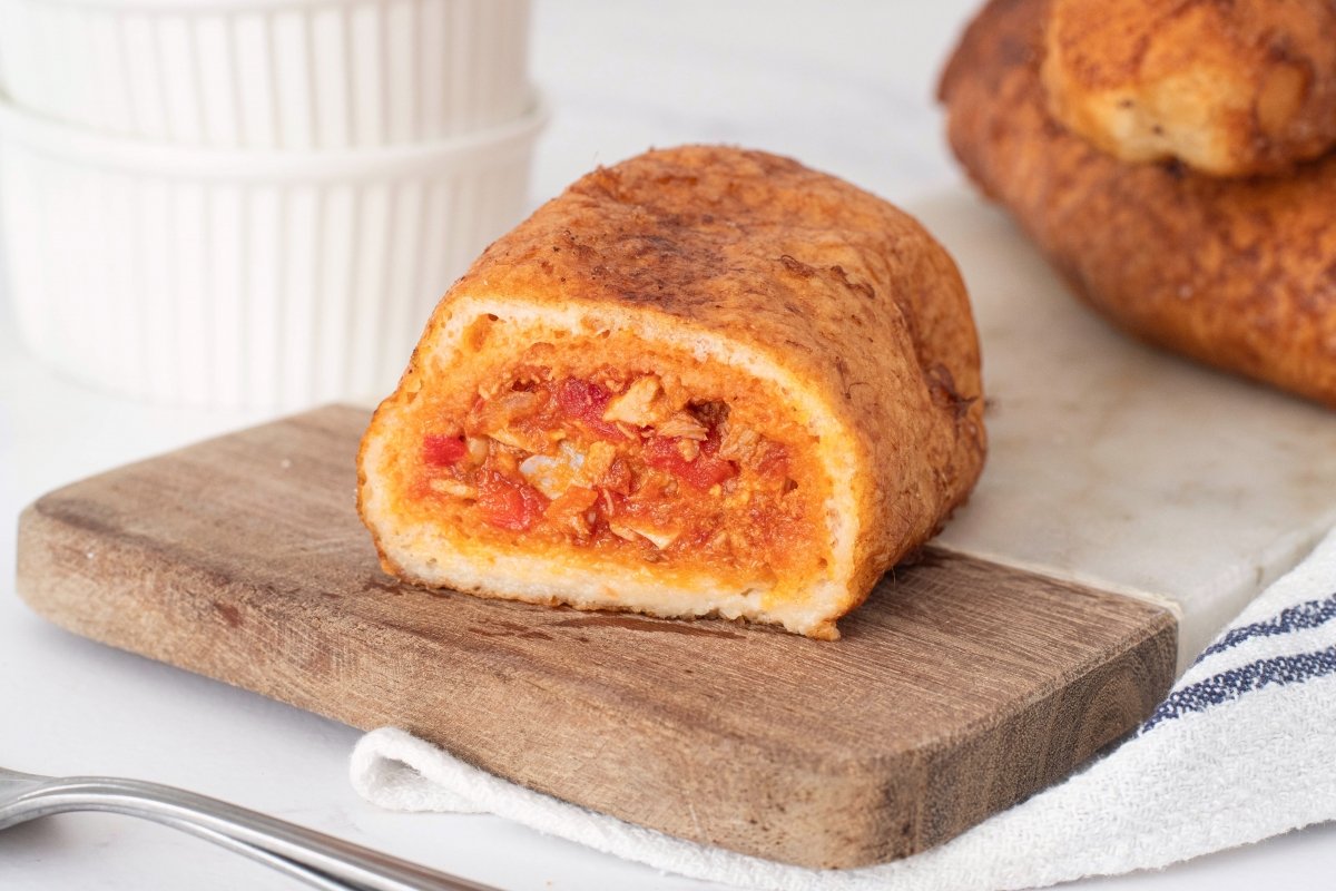 Pepito Valenciano Recipe: Golden Stuffed Bread Rolls