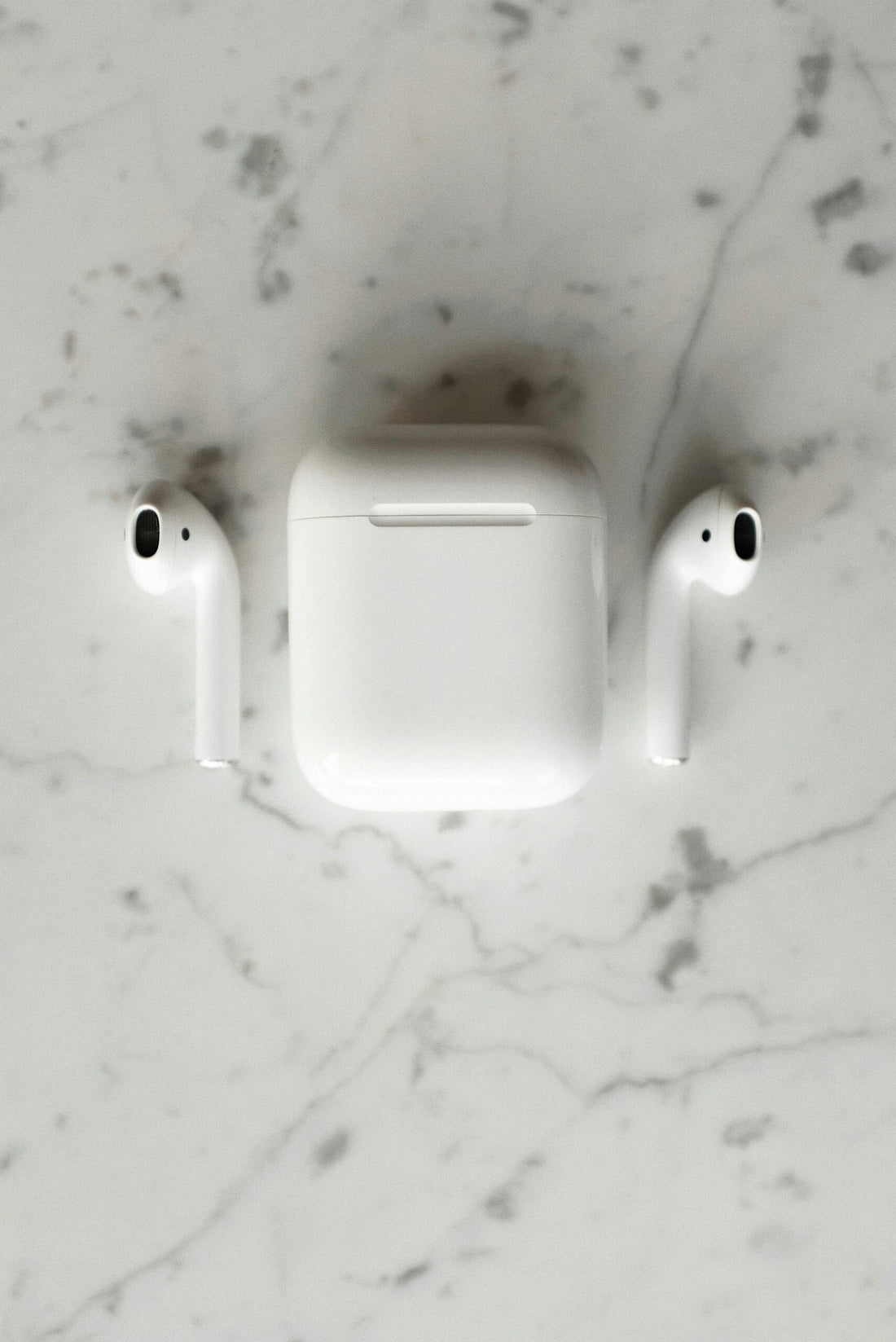 AirPods without a case: a habit that costs money