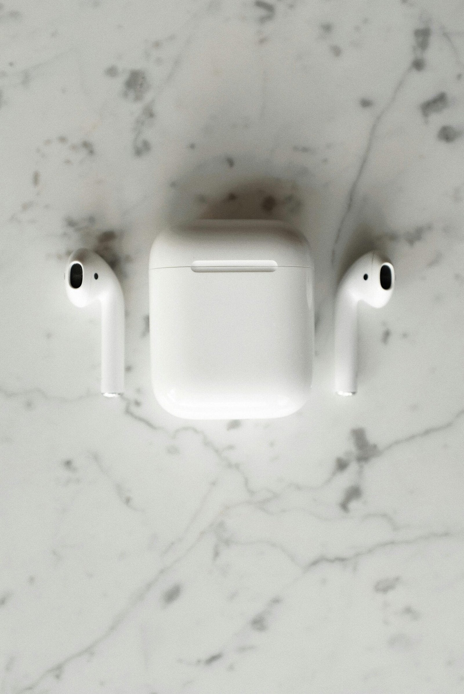 AirPods without a case: a habit that costs money