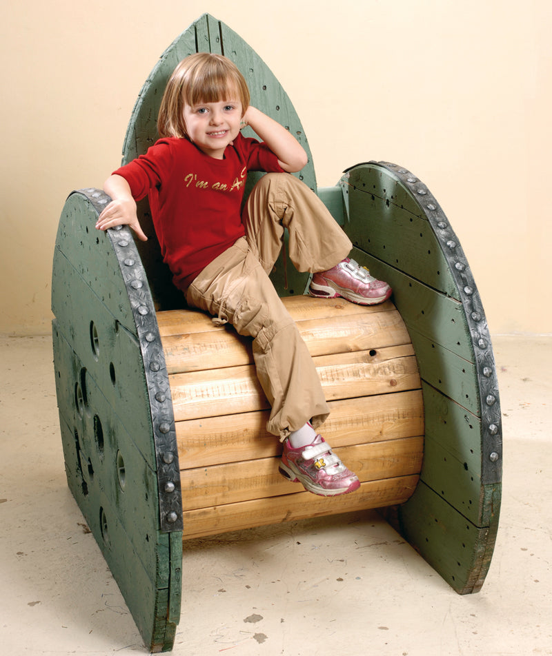 Build a Spool Chair: Unique DIY Garden Furniture Project