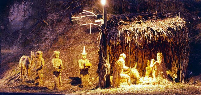 How to Make a DIY Straw Nativity Scene