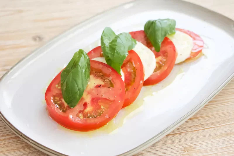 Italian Caprese Salad Recipe: Fresh Tomato, Mozzarella & Basil - grandgoldman.com