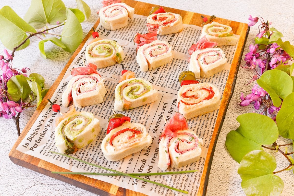 Rollitos de Pan de Molde: Colorful No-Cook Party Bites