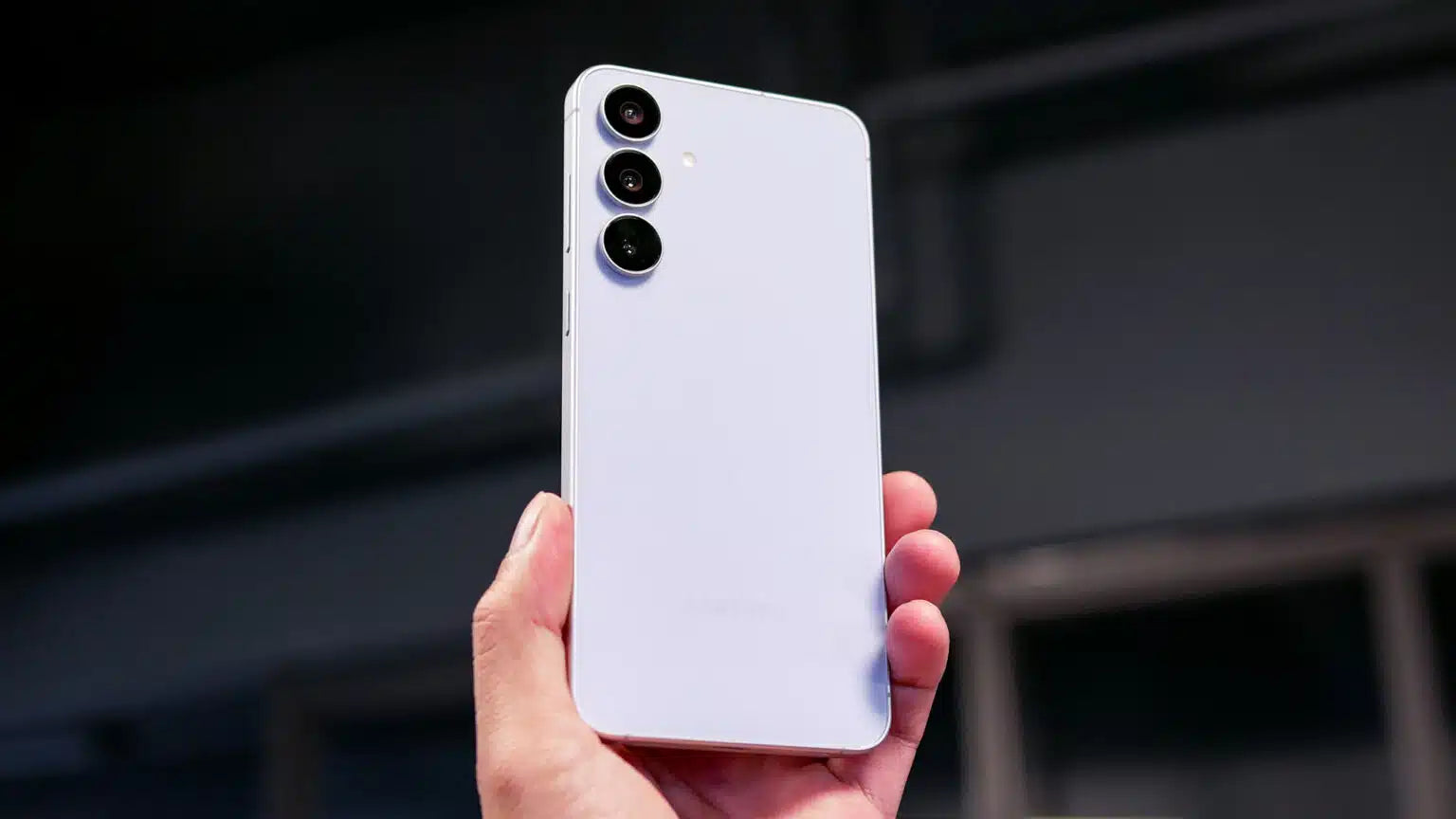Samsung Galaxy S25 FE: Announced with Exynos 2400 SoC and triple rear camera