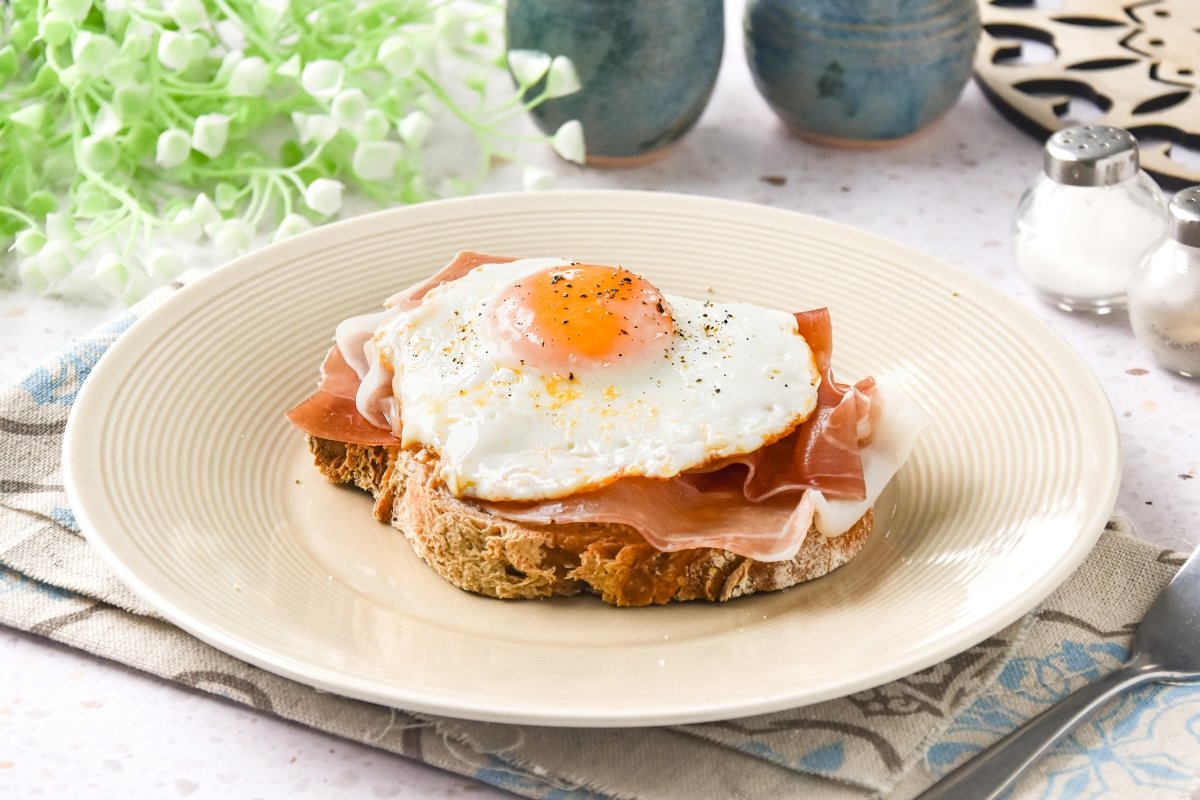 Strammer Max Sandwich Recipe: German Open-Faced Classic