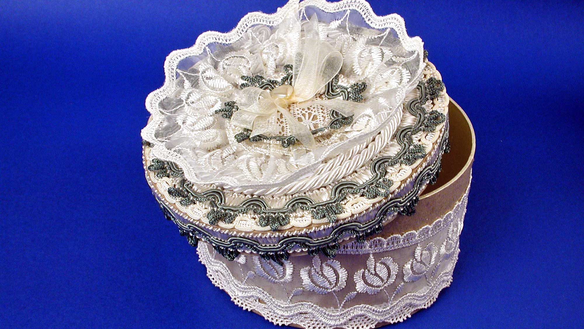 DIY Shabby Chic Box: A Step-by-Step Guide to Vintage Charm
