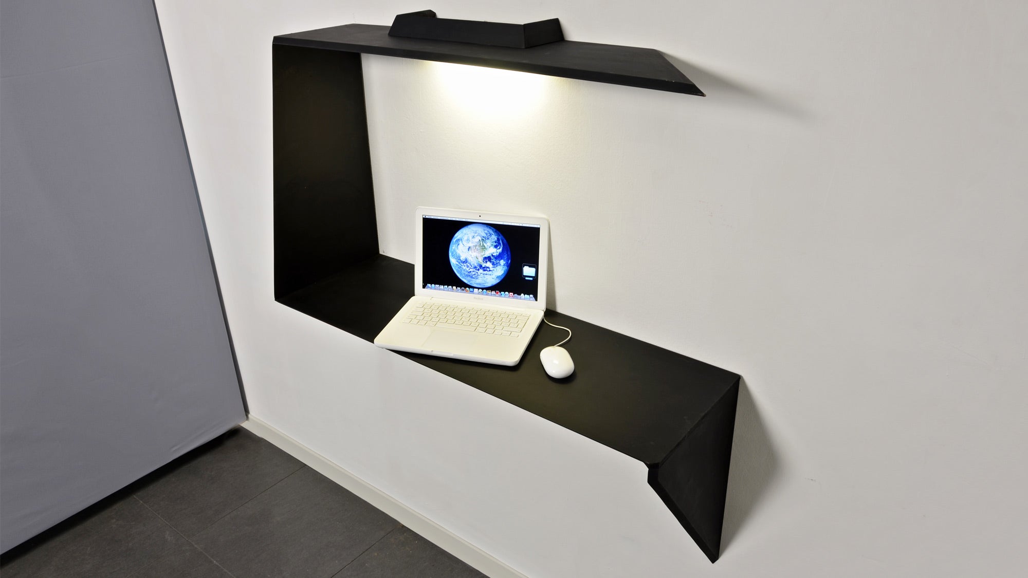 DIY Designer Desk: Build a Floating Wall-Mounted Workspace