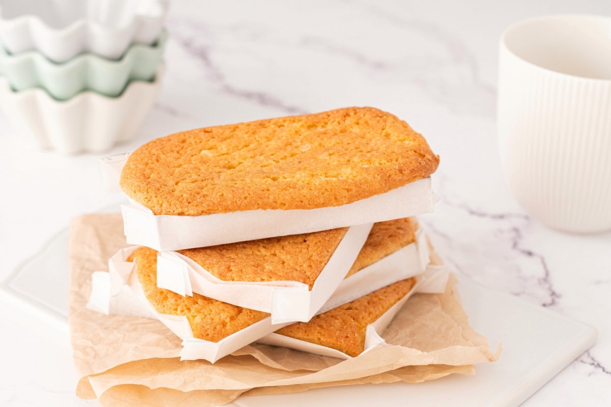 Sobaos Pasiegos Recipe: Tender Cantabrian Butter Cakes