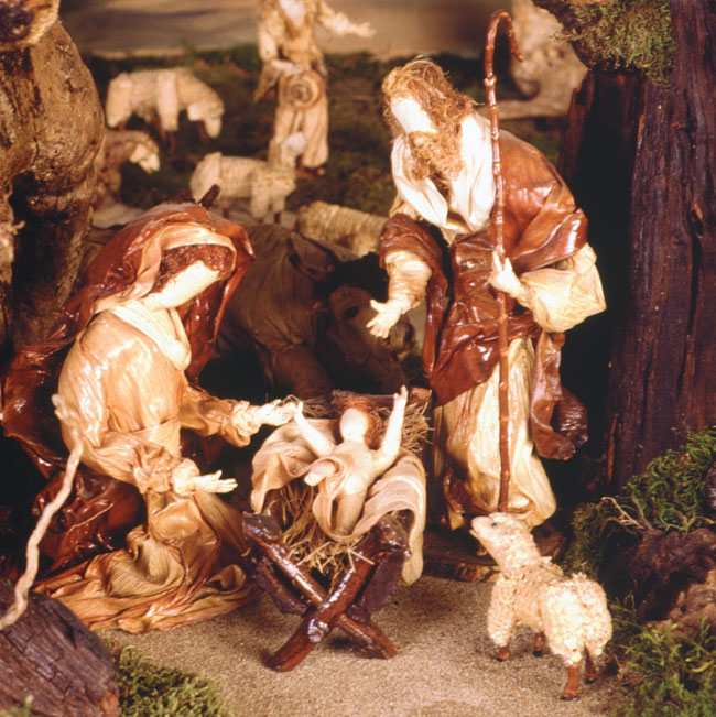 DIY Corn Husk Nativity Figures: Rustic Handmade Christmas Craft
