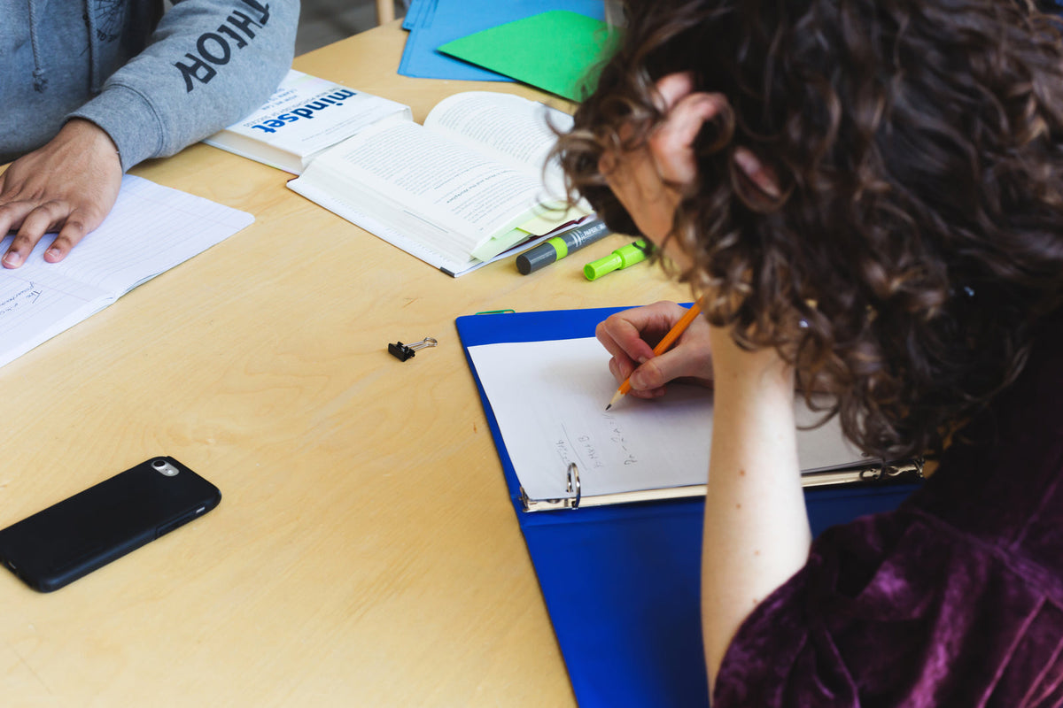 Year old vs years old: the hyphen rule most writers get wrong
