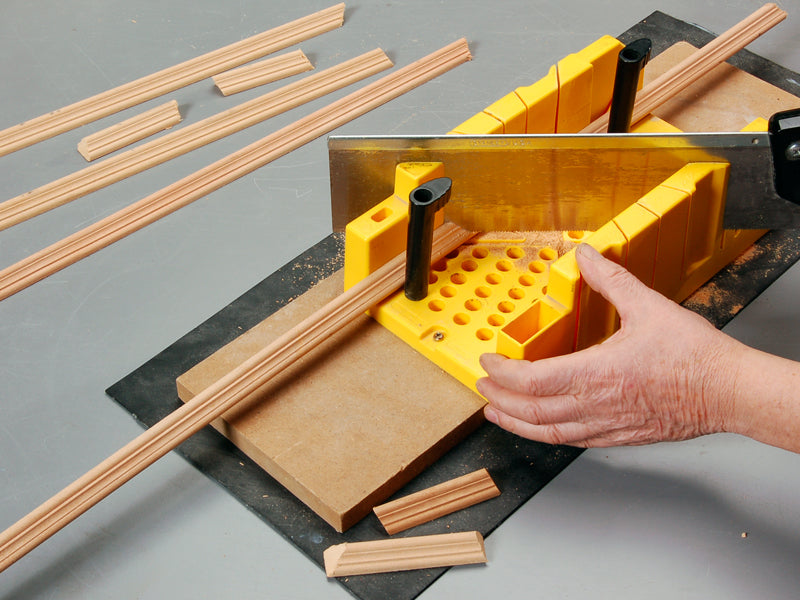DIY Miter Box Guide: Perfect Cuts for Frames & Trim