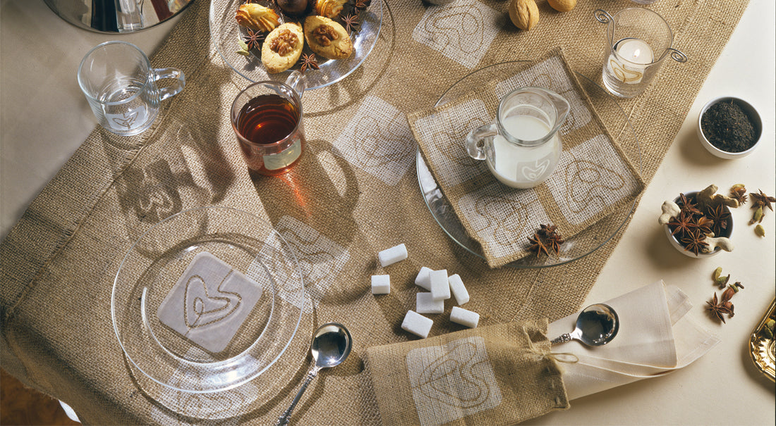 Christmas Table Decor DIY: Heart Motifs on Tablecloth, Candles & More