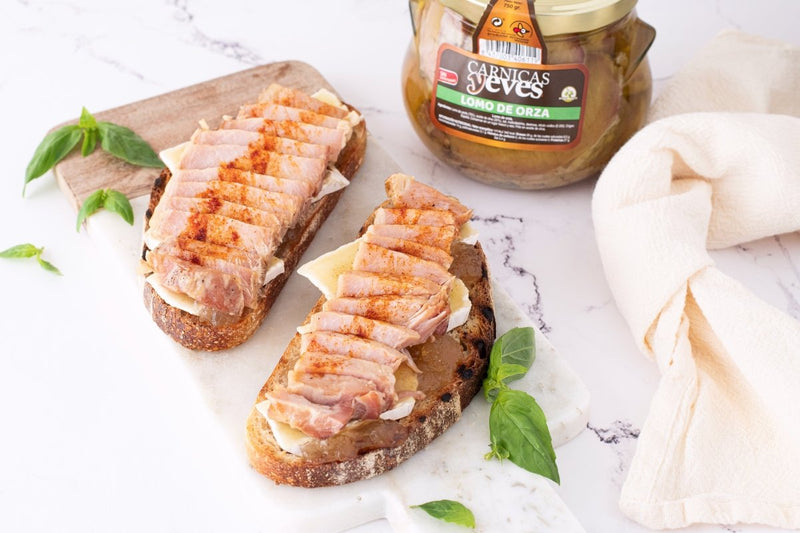 Lomo de Orza Tosta: Spanish Brie and Caramelized Onion Bite (61)