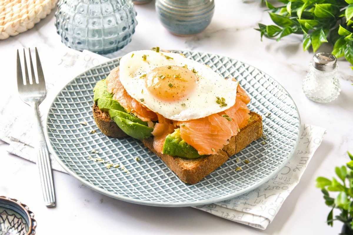 Smoked Salmon Avocado Toast Recipe: Quick Gourmet Bite